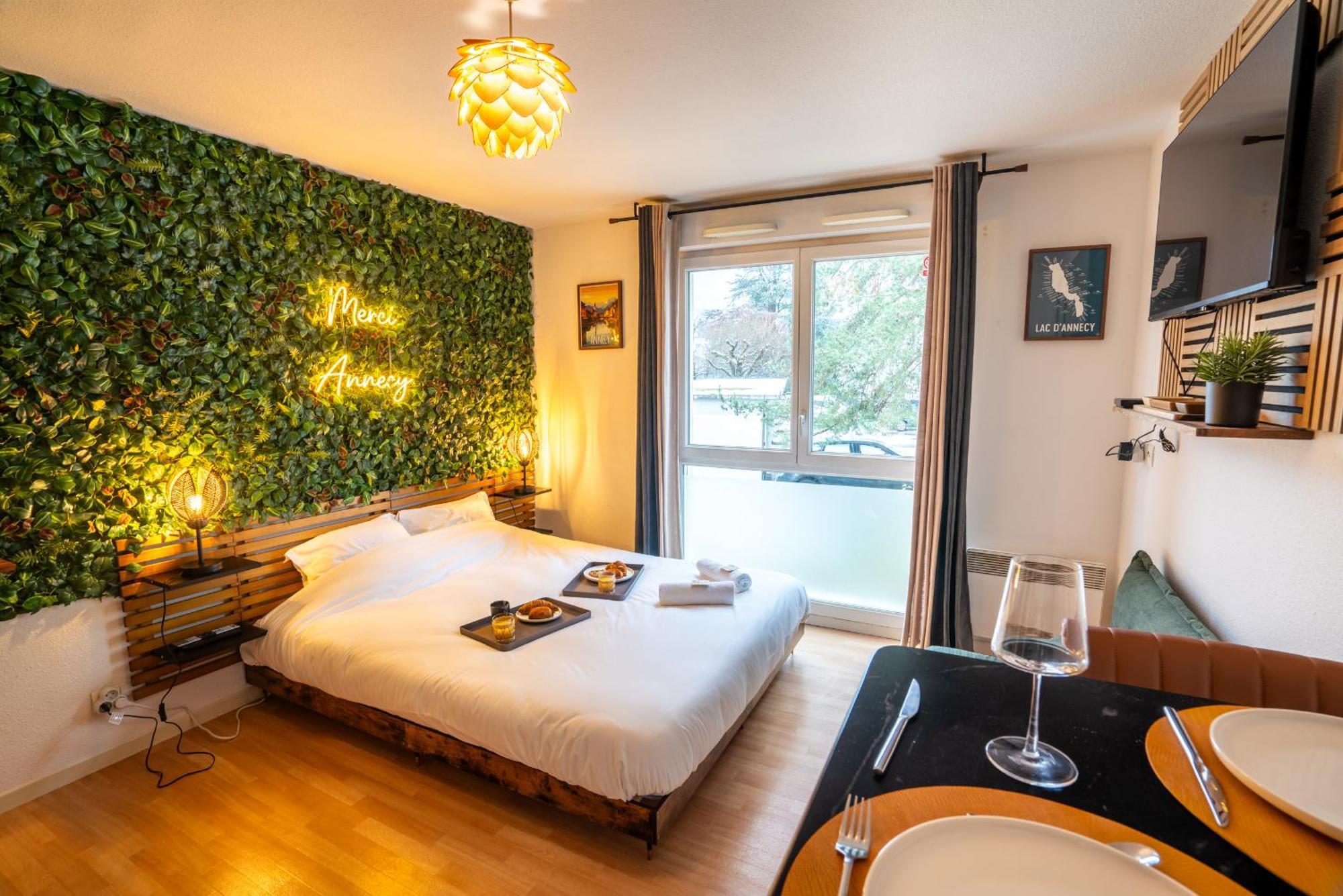 Cabana & Merci Annecy - Parking Et Proche Du Lac Εξωτερικό φωτογραφία